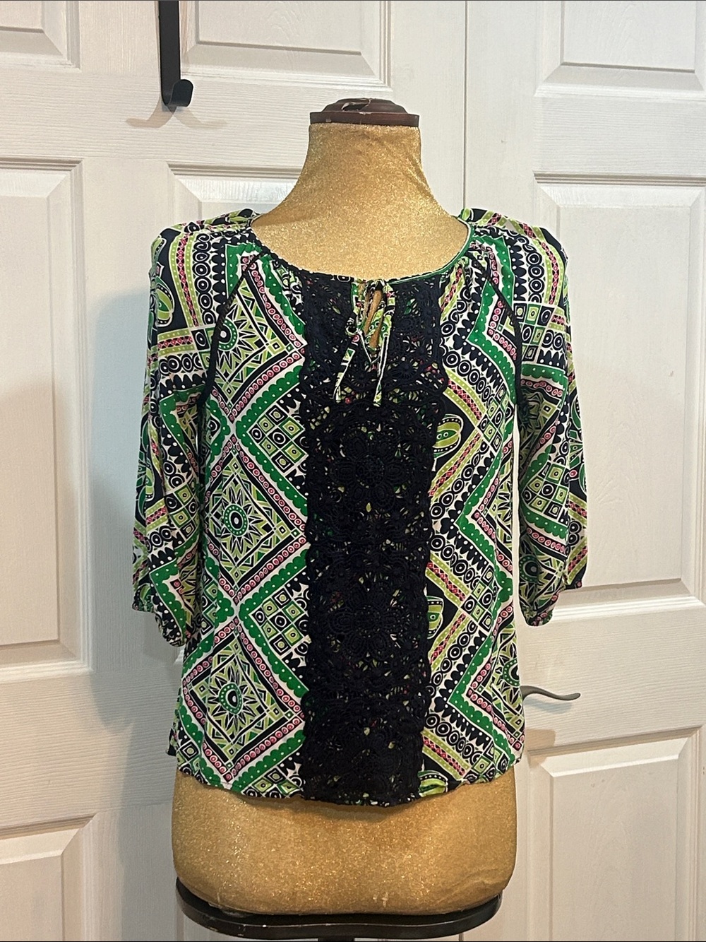 crown & ivy Green and Black Geometric Peasant Blouse